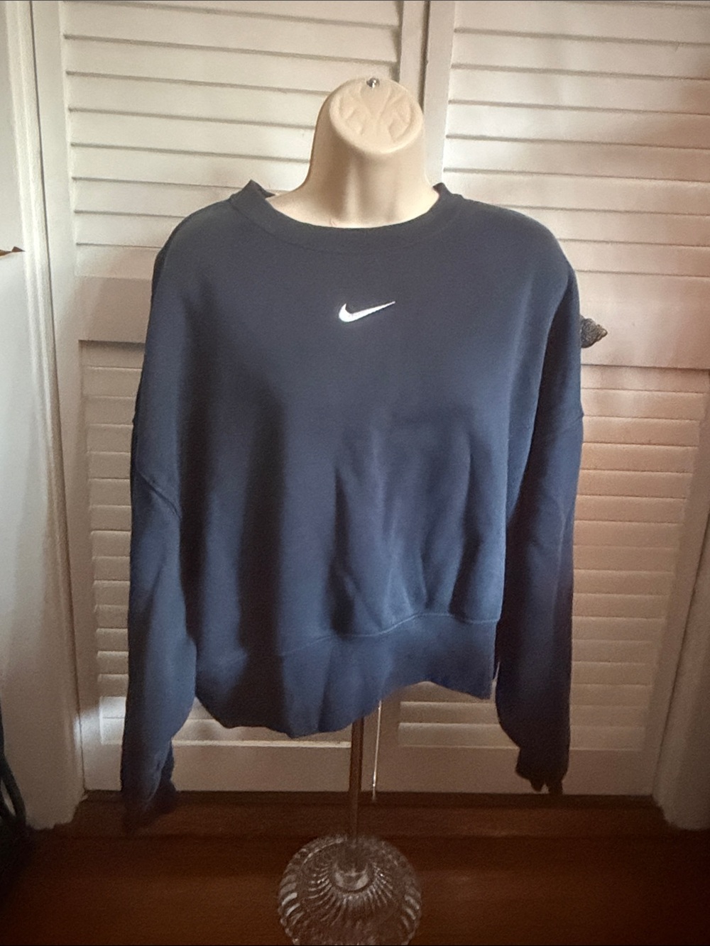 Nike Women's Dark Navy Crewneck Sweatshirt with White Swoosh